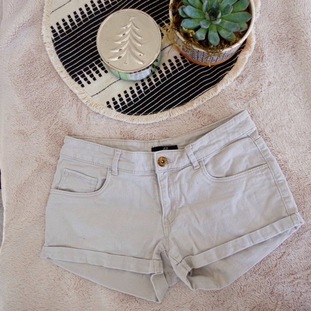 2/$30 H&M Beige Shorts